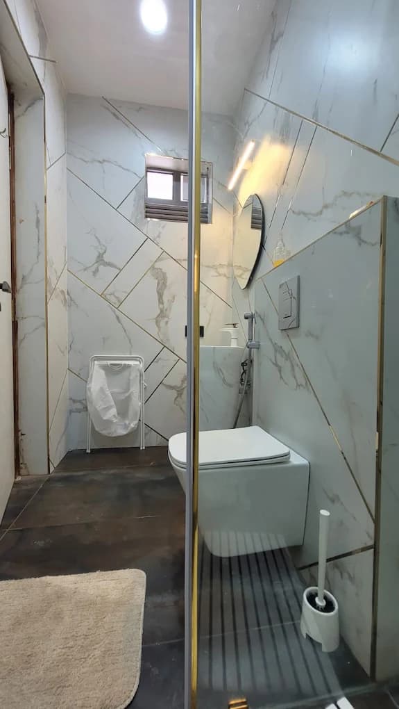 Live Ceramique bathroom showcase